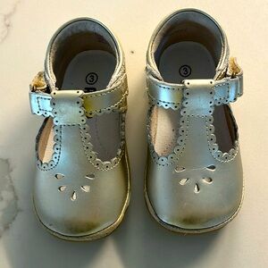 Baby girl scalloped Mary Jane